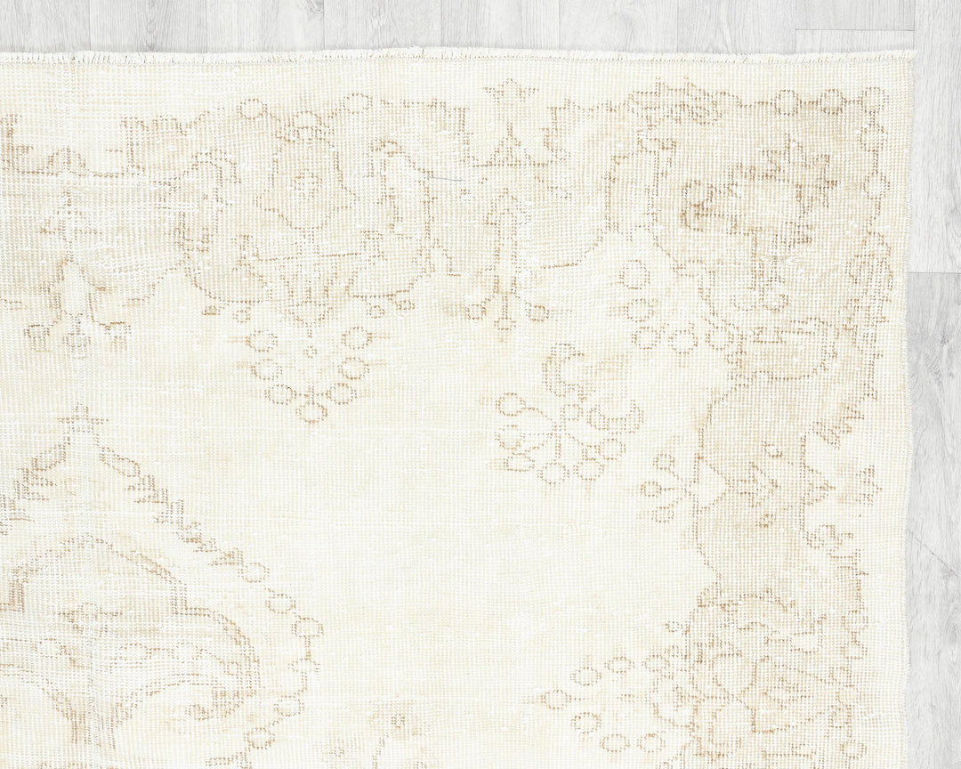 Beige Oushak Rug 5' 11" x 9' 5" | No. VR49000
