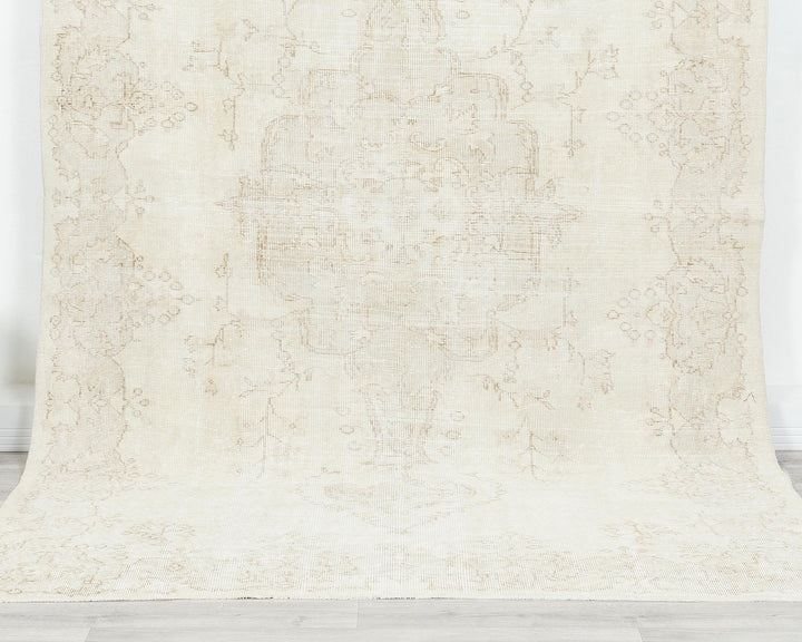 Beige Oushak Rug 5' 11" x 9' 5" | No. VR49000