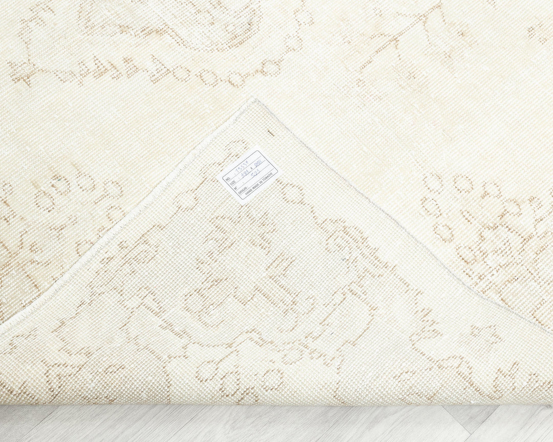 Beige Oushak Rug 5' 11" x 9' 5" | No. VR49000