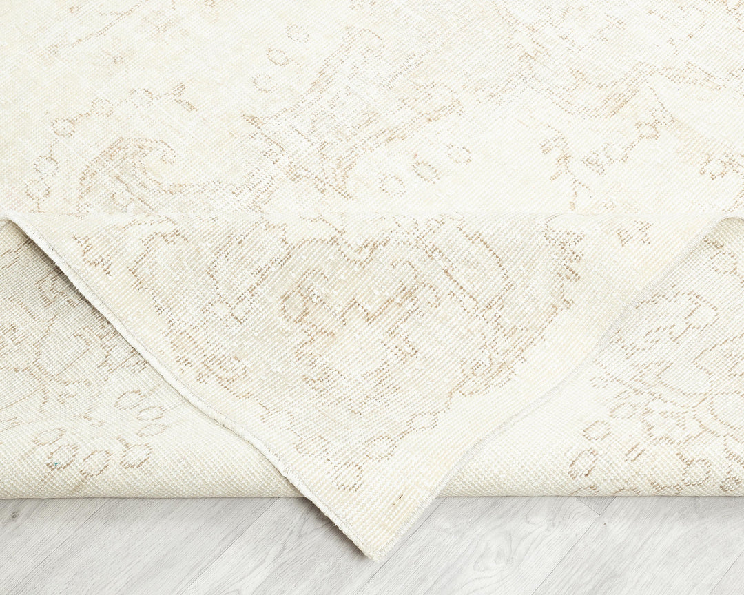 Beige Oushak Rug 5' 11" x 9' 5" | No. VR49000