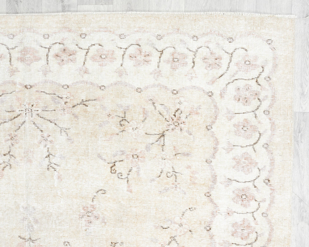 Neutral Oushak Rug 6' 7" x 9' 10" | No. VR83313