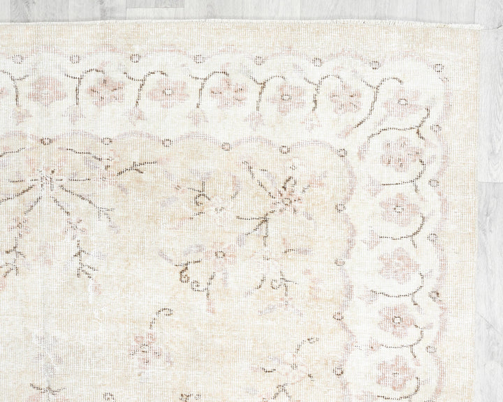 Neutral Oushak Rug 6' 7" x 9' 10" | No. VR83313