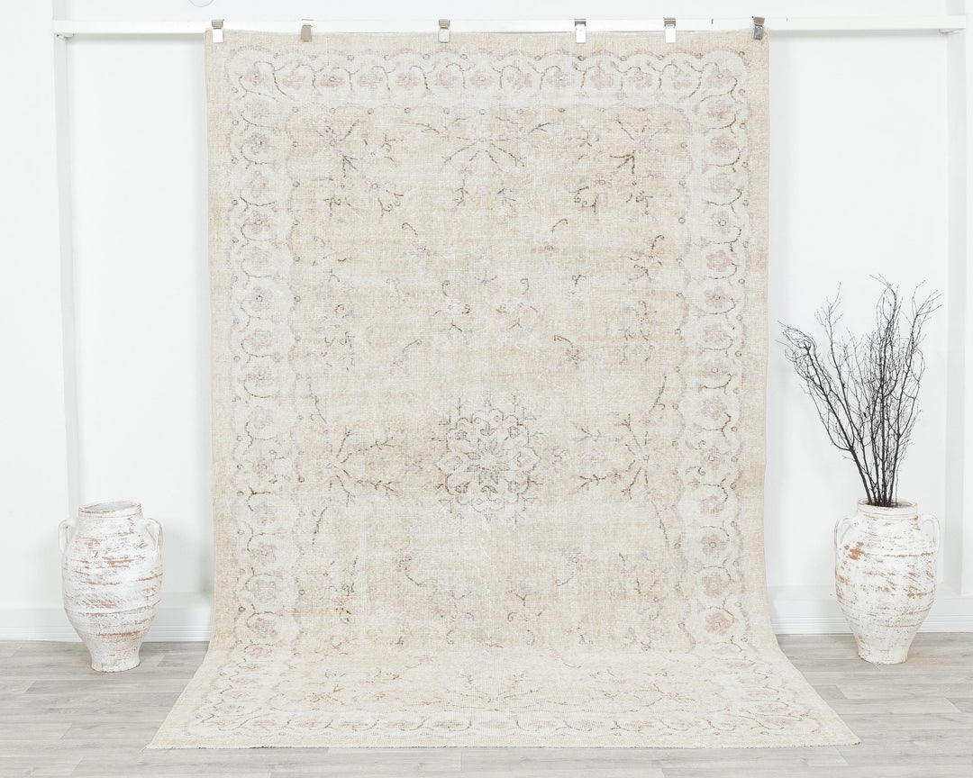 Neutral Oushak Rug 6' 7" x 9' 10" | No. VR83313