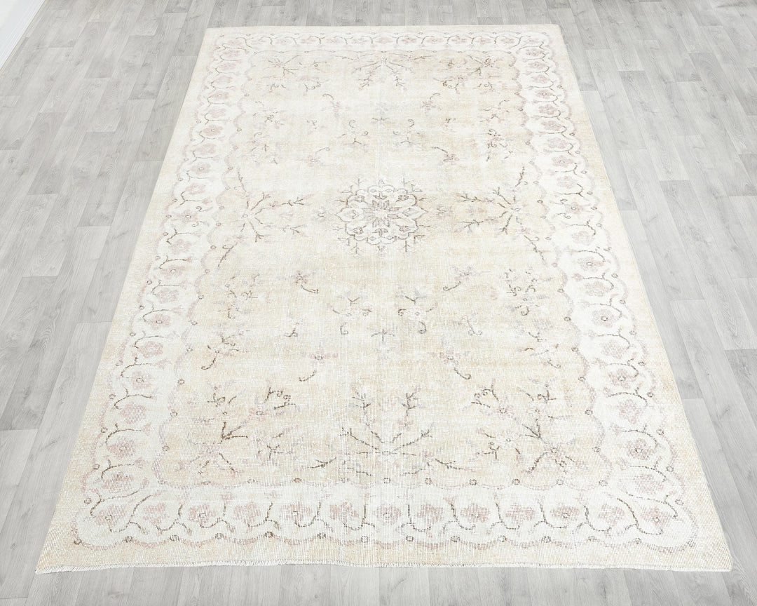 Neutral Oushak Rug 6' 7" x 9' 10" | No. VR83313
