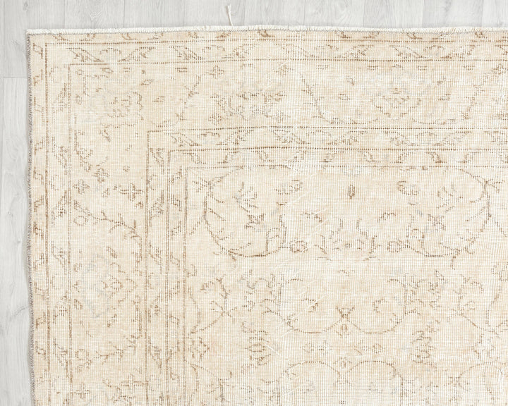 Beige Oushak Rug 6' 10" x 10' | No. VR33810