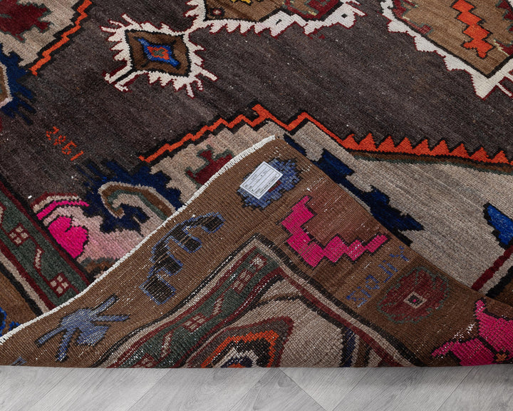 Brown Oushak Rug 6' 1" x 9' 2" | No. VR60337