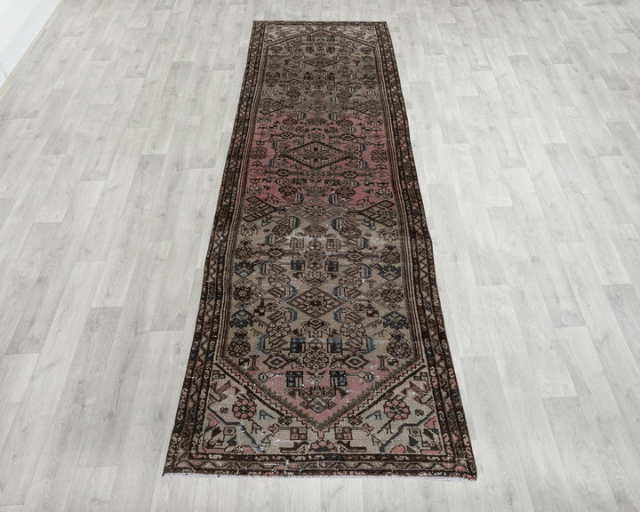 Runner Rug 2' 7" x 10' 1" | No. VR24959