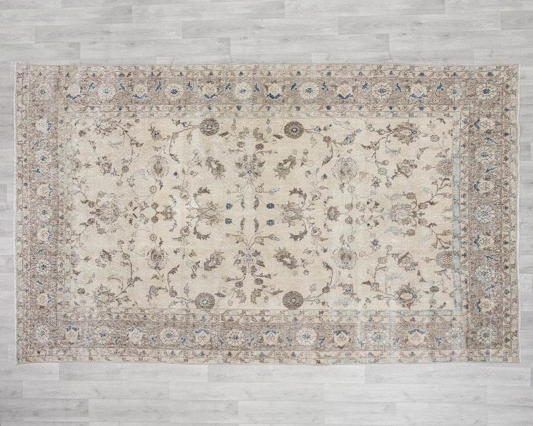 Neutral Oushak Rug 7' 3" x 10' 6" | No. VR81702