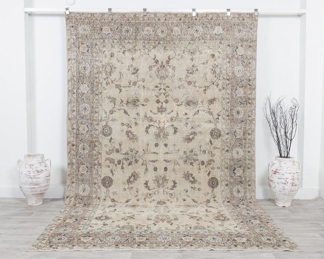 Neutral Oushak Rug 7' 3" x 10' 6" | No. VR81702
