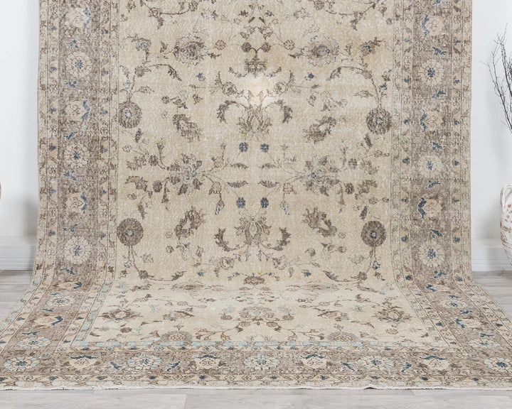 Neutral Oushak Rug 7' 3" x 10' 6" | No. VR81702