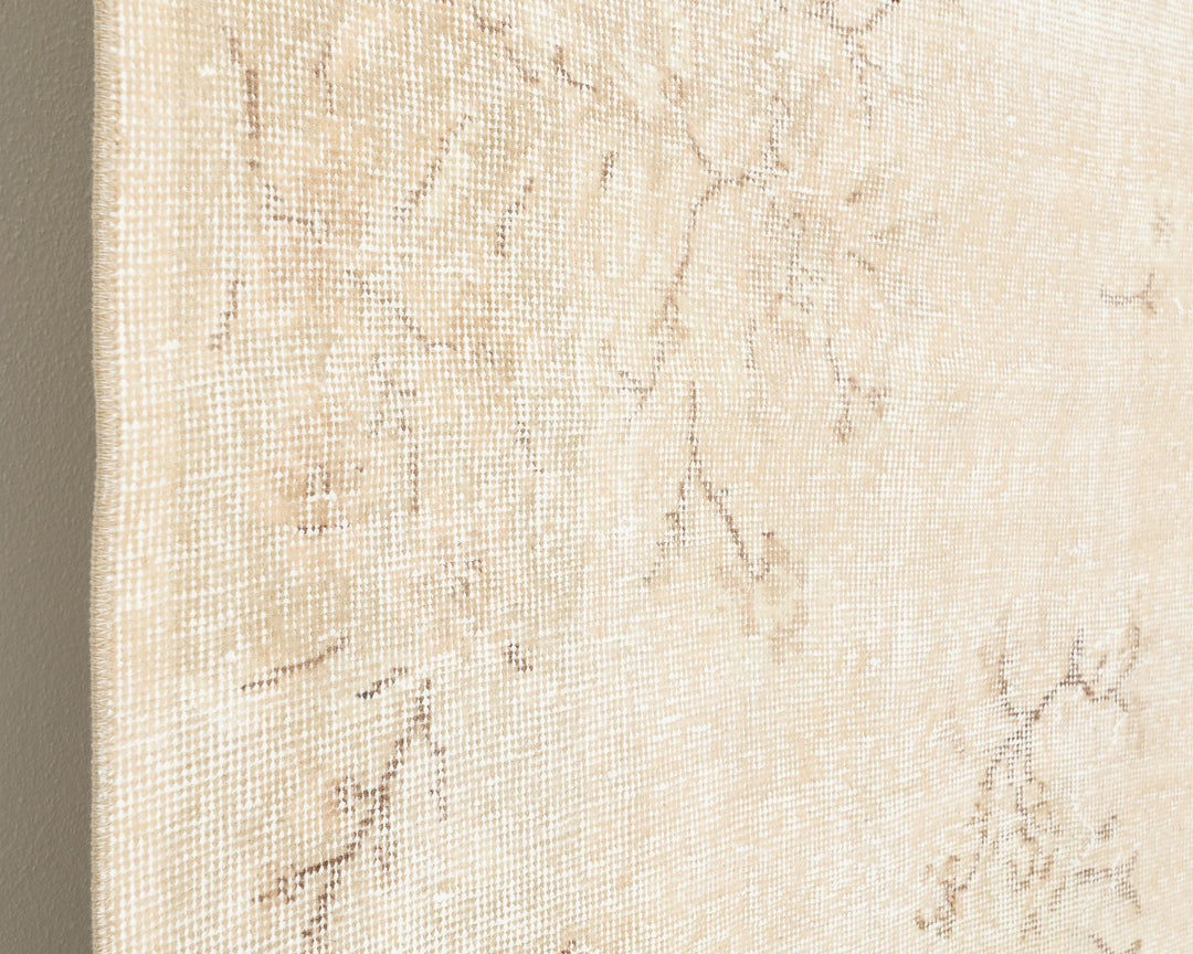 Beige Oushak Rug 10' 6" x 6' 9" | No. VR30984