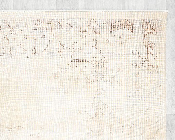 Beige Oushak Rug 10' 6" x 6' 9" | No. VR30984