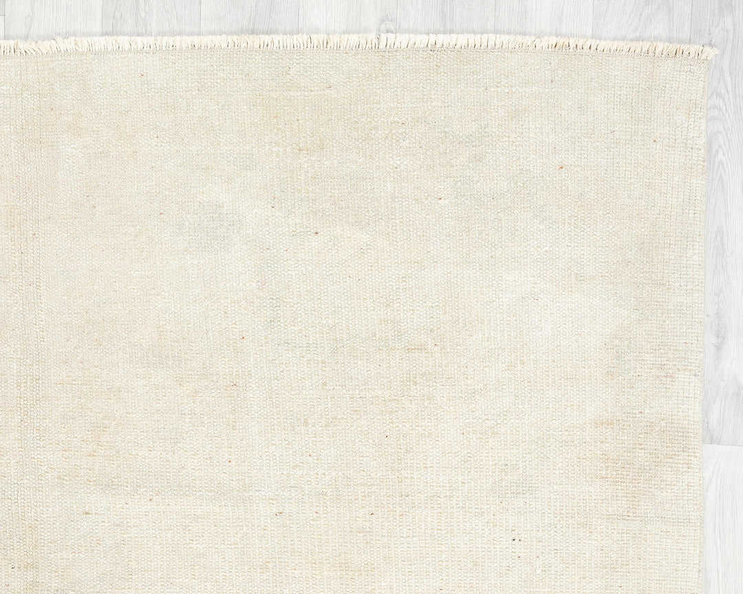 Beige Oushak Rug 9' x 6' 3" | No. VR62530