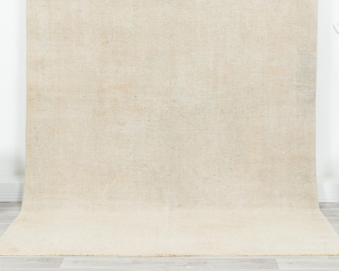 Beige Oushak Rug 9' x 6' 3" | No. VR62530