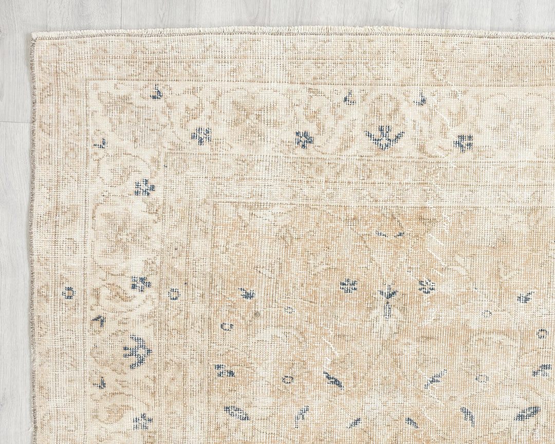 Beige Oushak Rug 6' 11" x 10' 1" | No. VR53439