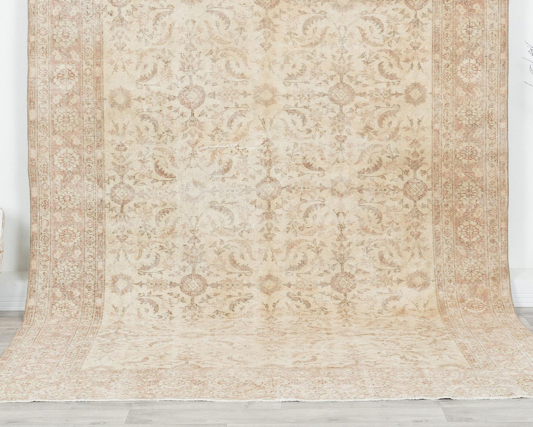 Beige Oushak Rug 6' 9" x 9' 11" | No. VR57520