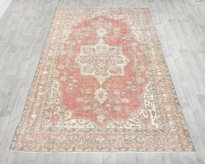 Red Oushak Rug 5' 7" x 9' 5" | No. VR93253