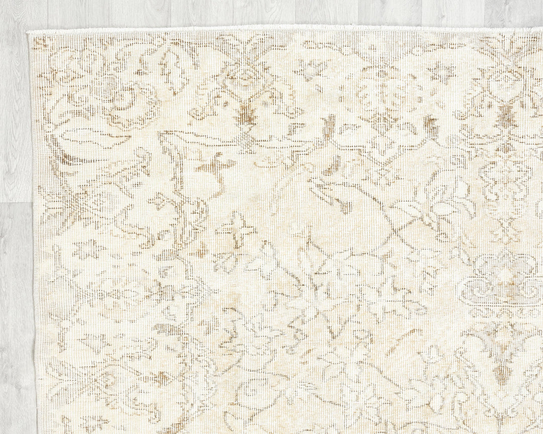 Beige Oushak Rug 9' 6" x 10' | No. VR76301