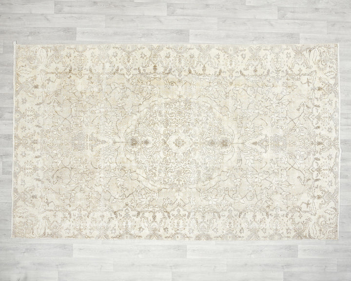 Beige Oushak Rug 9' 6" x 10' | No. VR76301