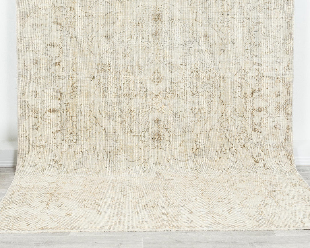 Beige Oushak Rug 9' 6" x 10' | No. VR76301