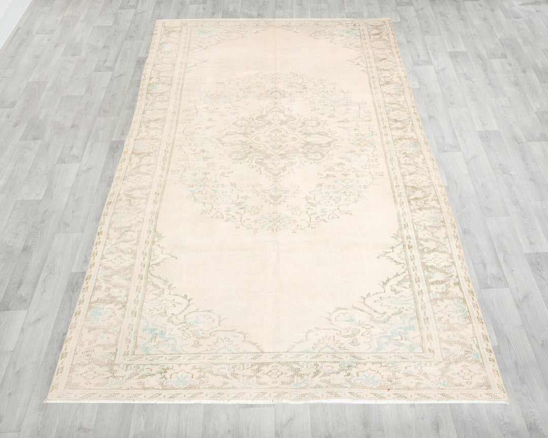 Beige Oushak Rug 5' 7" x 9' 5" | No. VR17412