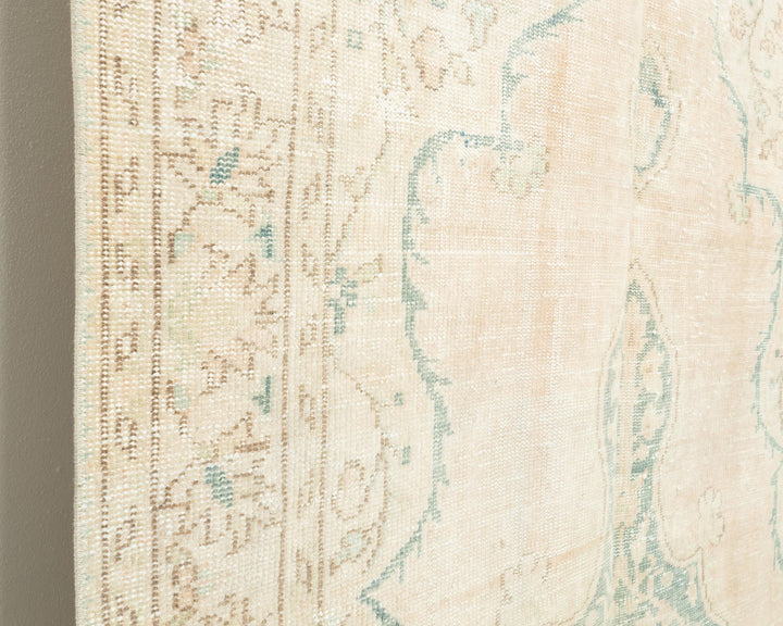 Beige Oushak Rug 9' 2" x 5' 7" | No. VR25879