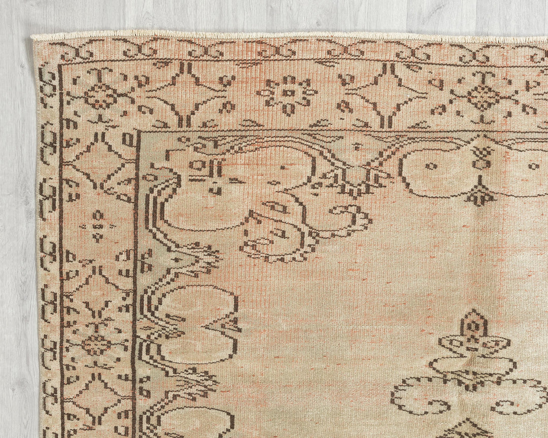 Neutral Oushak Rug 8' 4" x 5' | No. VR19982