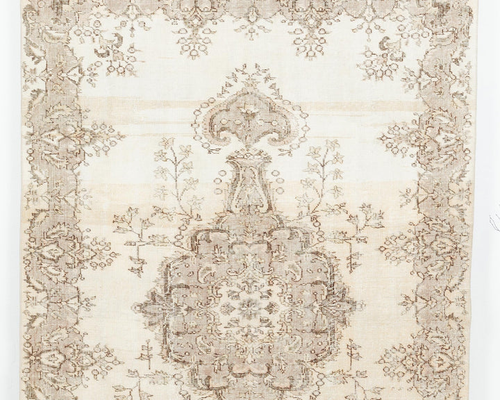Beige Oushak Rug 5' 1" x 8' 8" | No. VR43486
