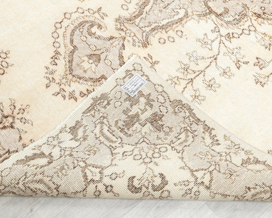 Beige Oushak Rug 5' 1" x 8' 8" | No. VR43486