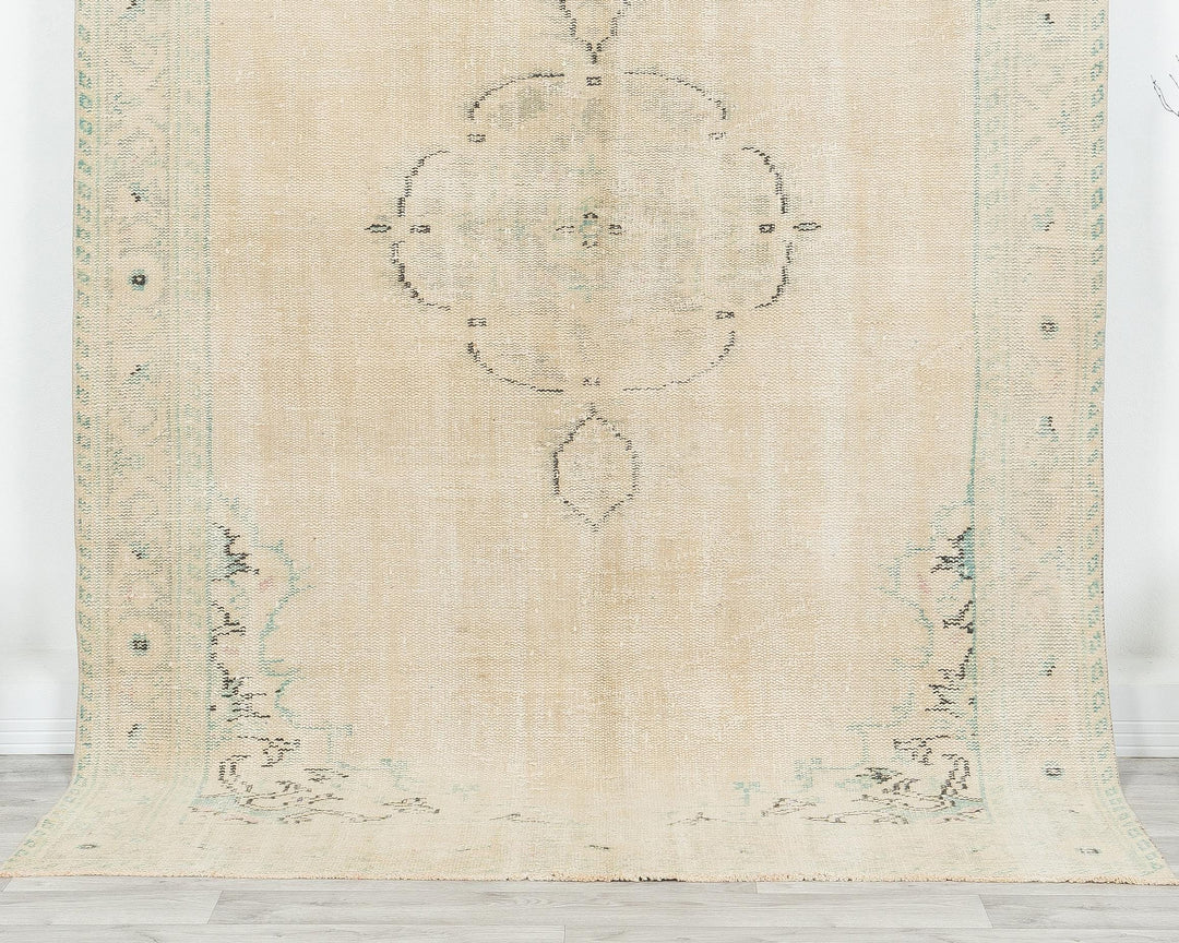 Oushak Rug 5' 4" x 8' 4" | No. VR36894