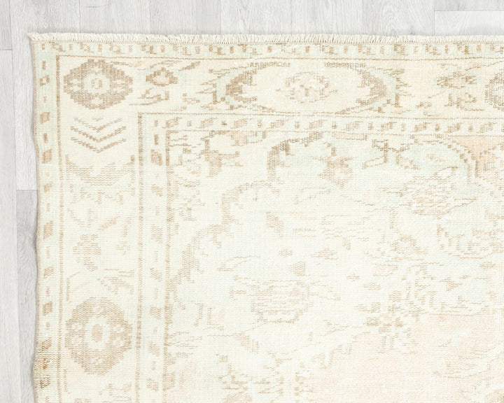 Beige Oushak Rug 5' 8" x 9' 6" | No. VR29088