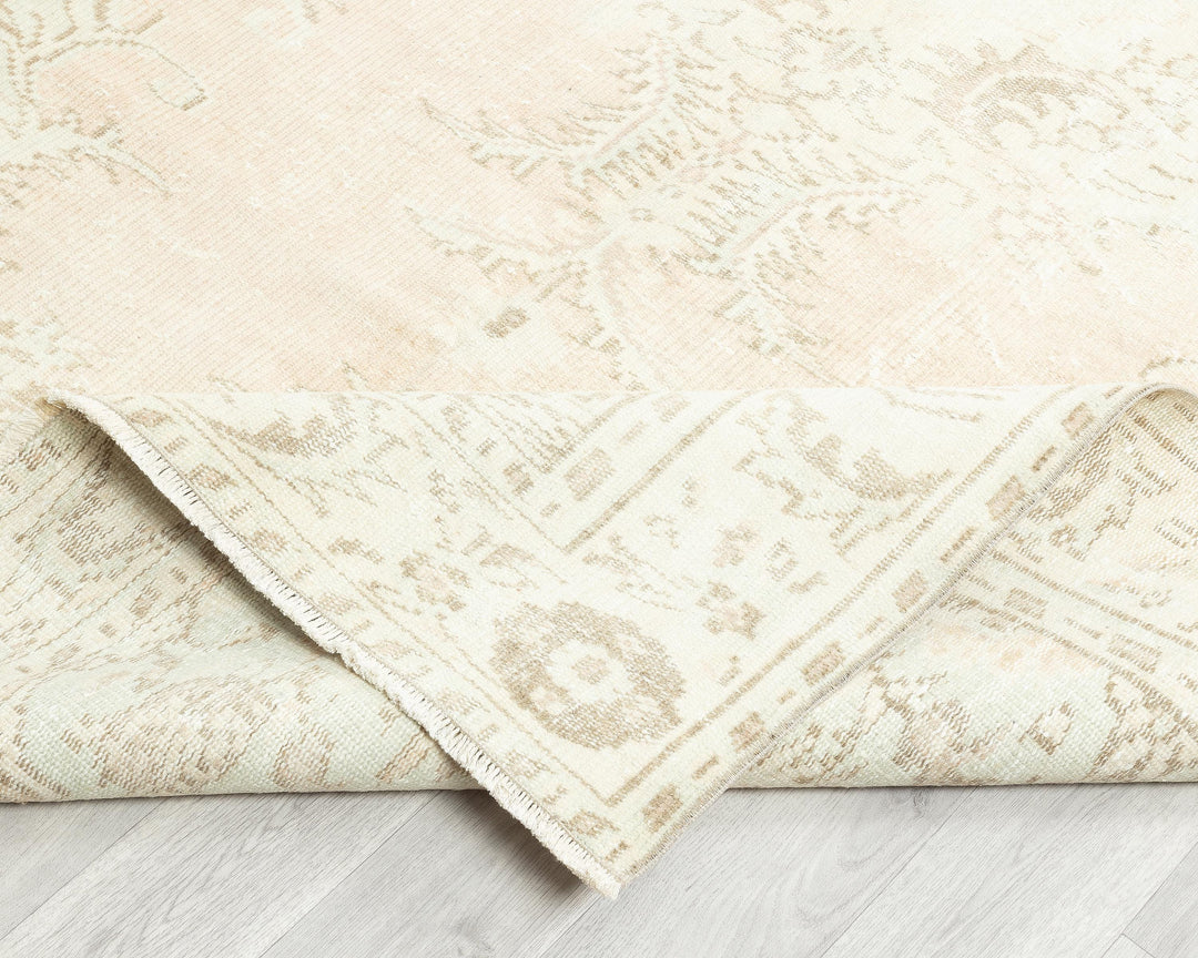 Beige Oushak Rug 5' 8" x 9' 6" | No. VR29088