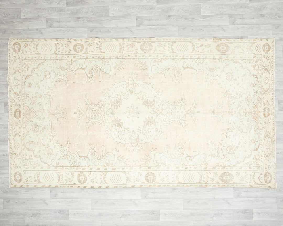 Beige Oushak Rug 5' 8" x 9' 6" | No. VR29088