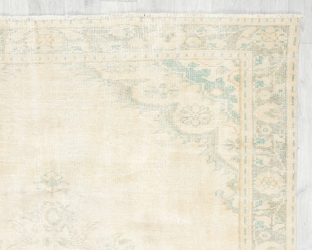 Beige Oushak Rug 5' 7" x 8' 11" | No. VR27850