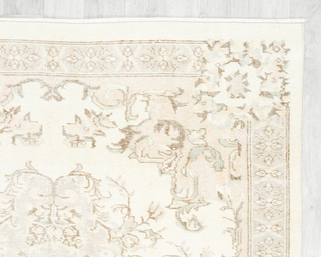 Faded Oushak Rug 8' 11" x 5' 3" | No. VR96294
