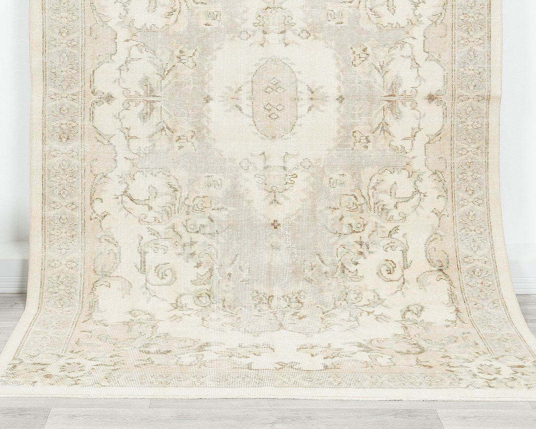 Faded Oushak Rug 8' 11" x 5' 3" | No. VR96294