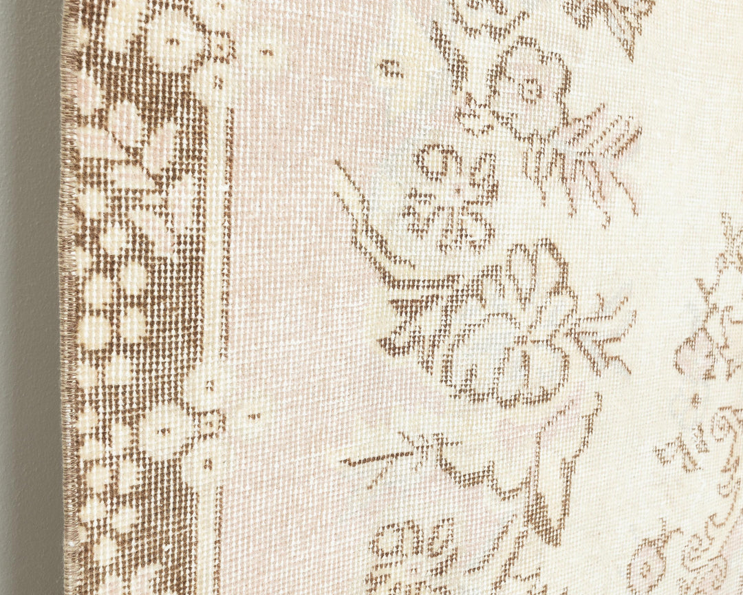 Beige Oushak Rug 8' 8" x 5' 7" | No. VR92296