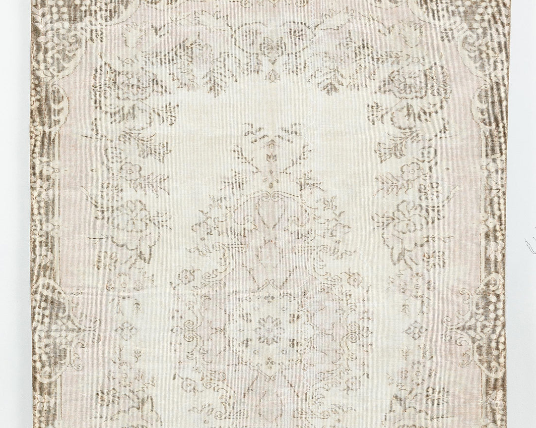 Beige Oushak Rug 8' 8" x 5' 7" | No. VR92296