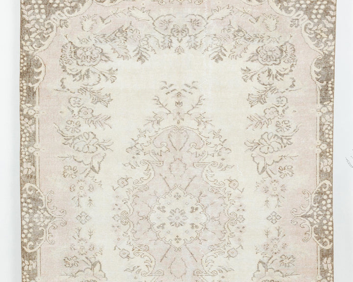 Beige Oushak Rug 8' 8" x 5' 7" | No. VR92296