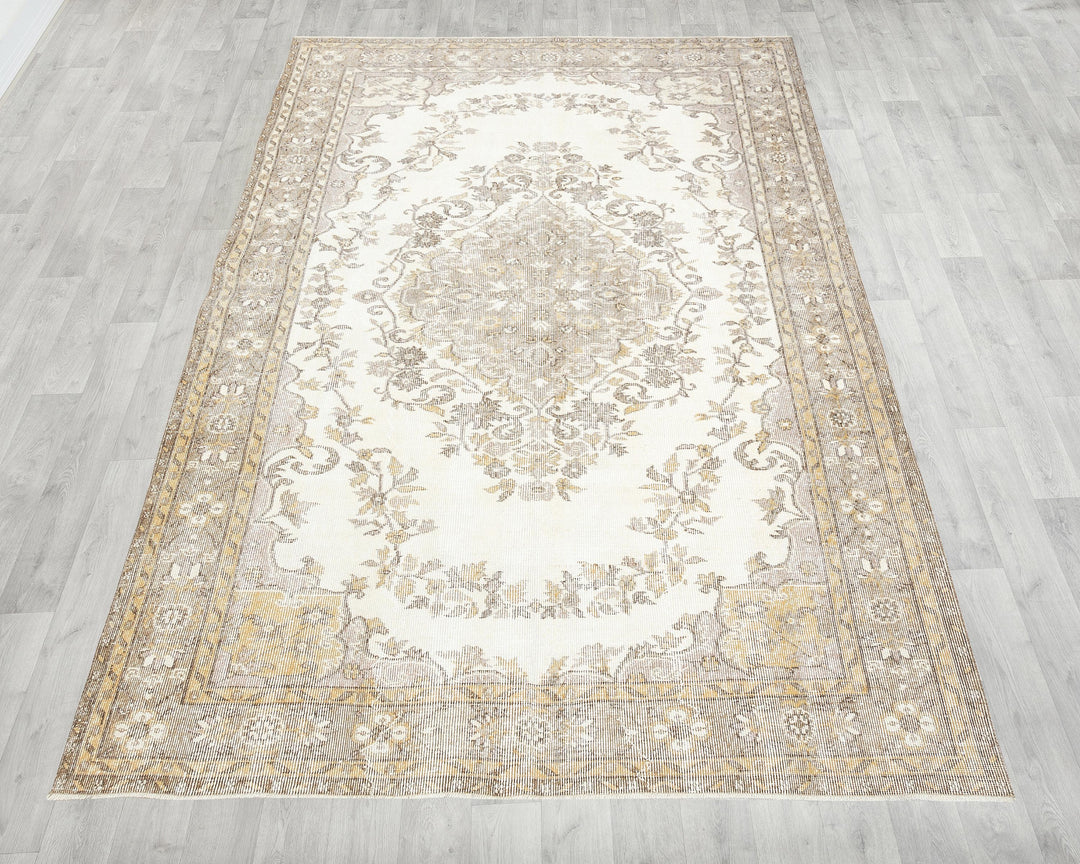 Beige Oushak Rug 5' 11" x 9' 2" | No. VR12427