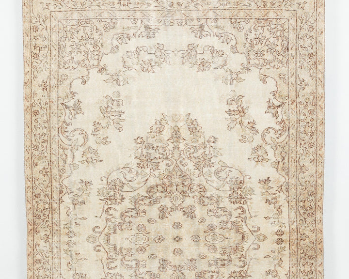 Beige Oushak Rug 5' 4" x 8' 10" | No. VR94020