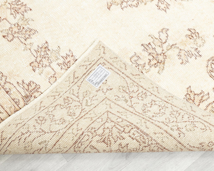 Beige Oushak Rug 5' 4" x 8' 10" | No. VR94020