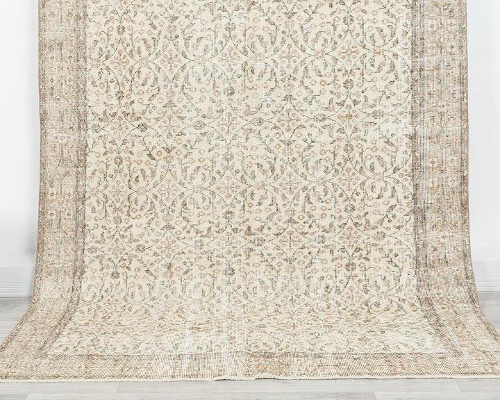 Beige Oushak Rug 5' 5" x 8' 10" | No. VR57315