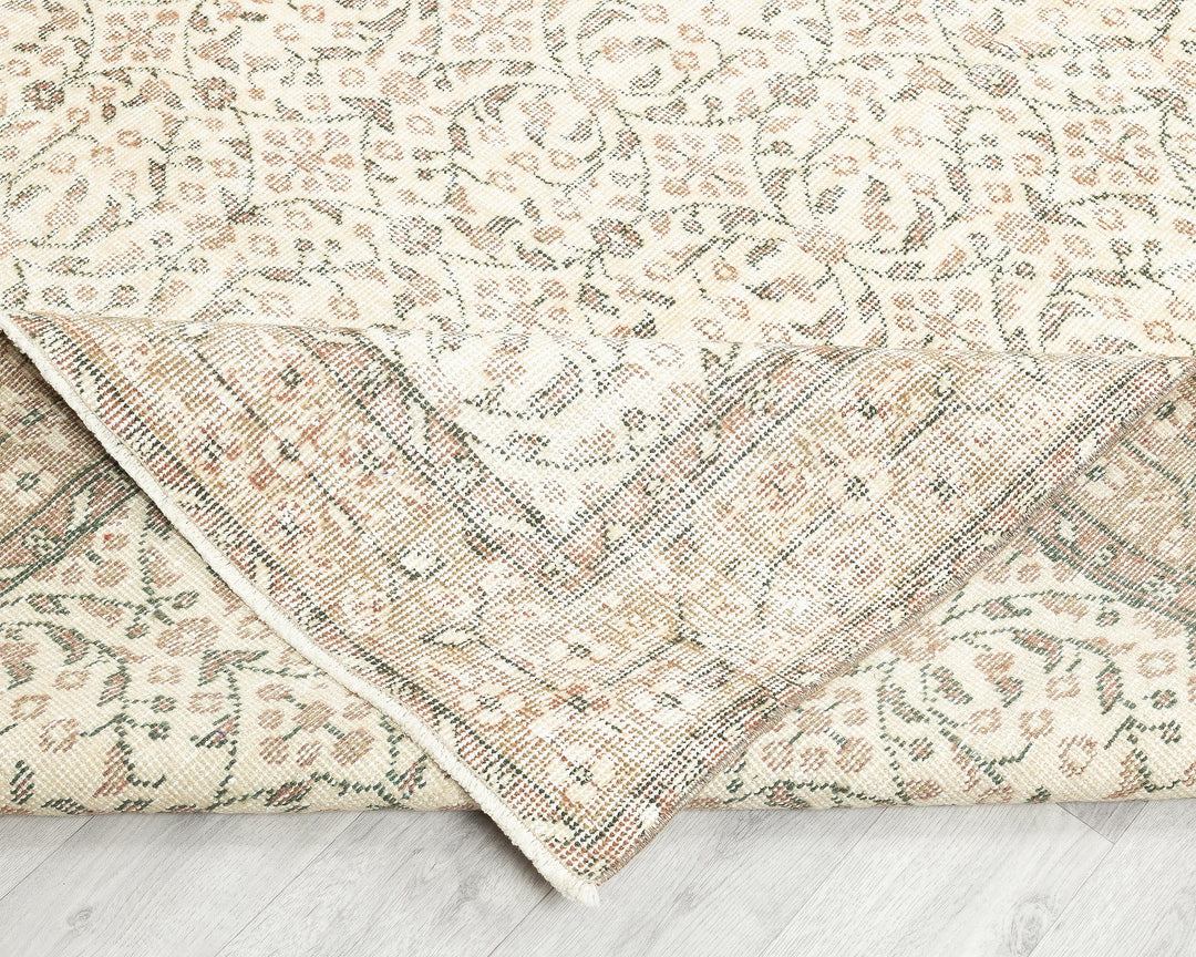 Beige Oushak Rug 5' 5" x 8' 10" | No. VR57315