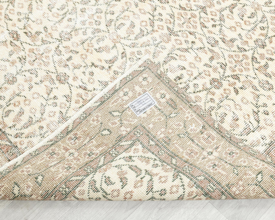 Beige Oushak Rug 5' 5" x 8' 10" | No. VR57315