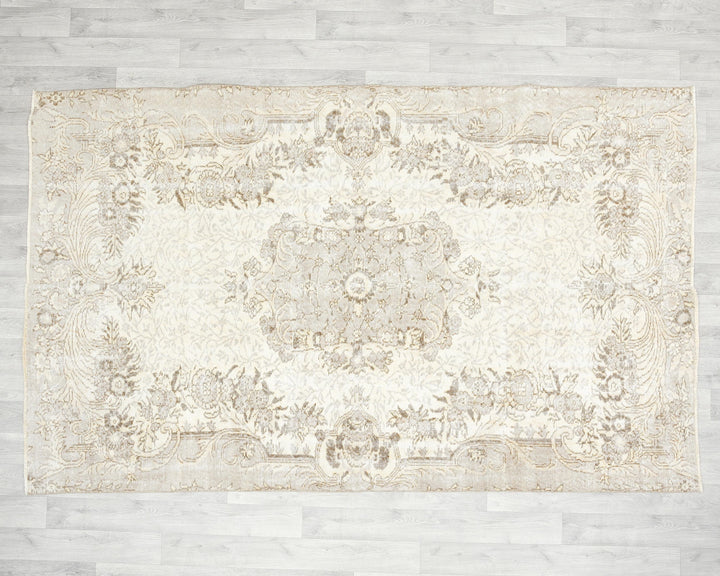 Beige Oushak Rug 5' 4" x 8' 6" | No. VR58456