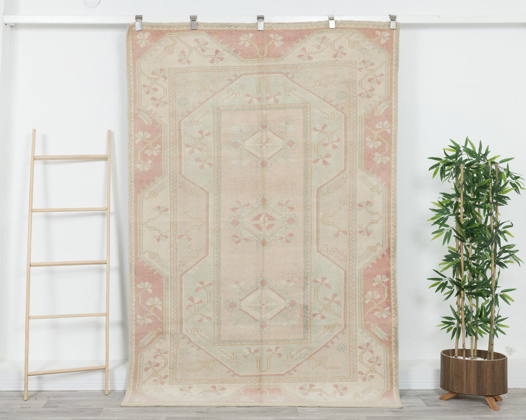 Beige Oushak Rug 7' 3" x 4' 3" | No. VR56282
