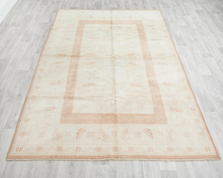 Beige Oushak Rug 5' 4" x 7' 8" | No. VR45208