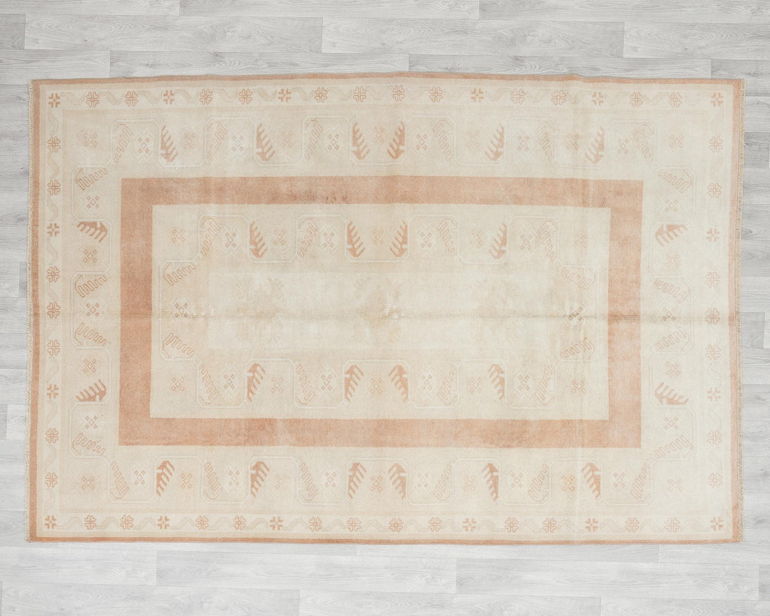 Beige Oushak Rug 5' 4" x 7' 8" | No. VR45208