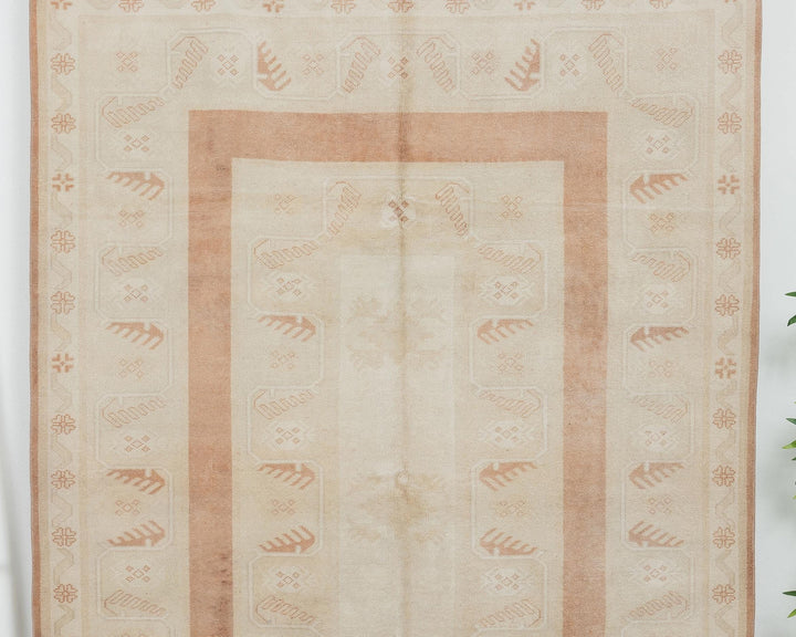 Beige Oushak Rug 5' 4" x 7' 8" | No. VR45208